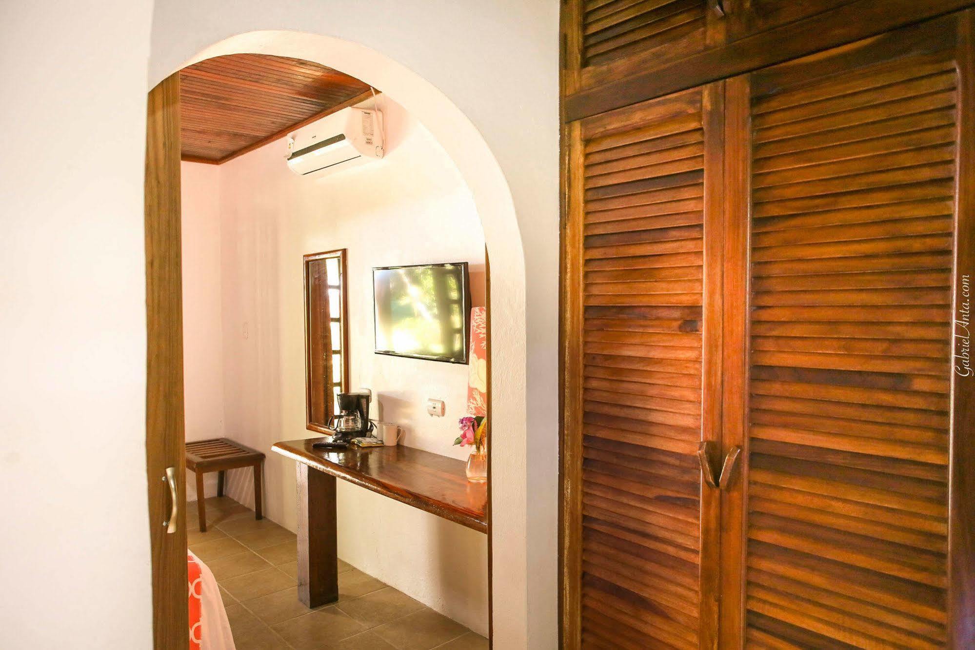 Magellan Boutique Hotel Cahuita Bagian luar foto